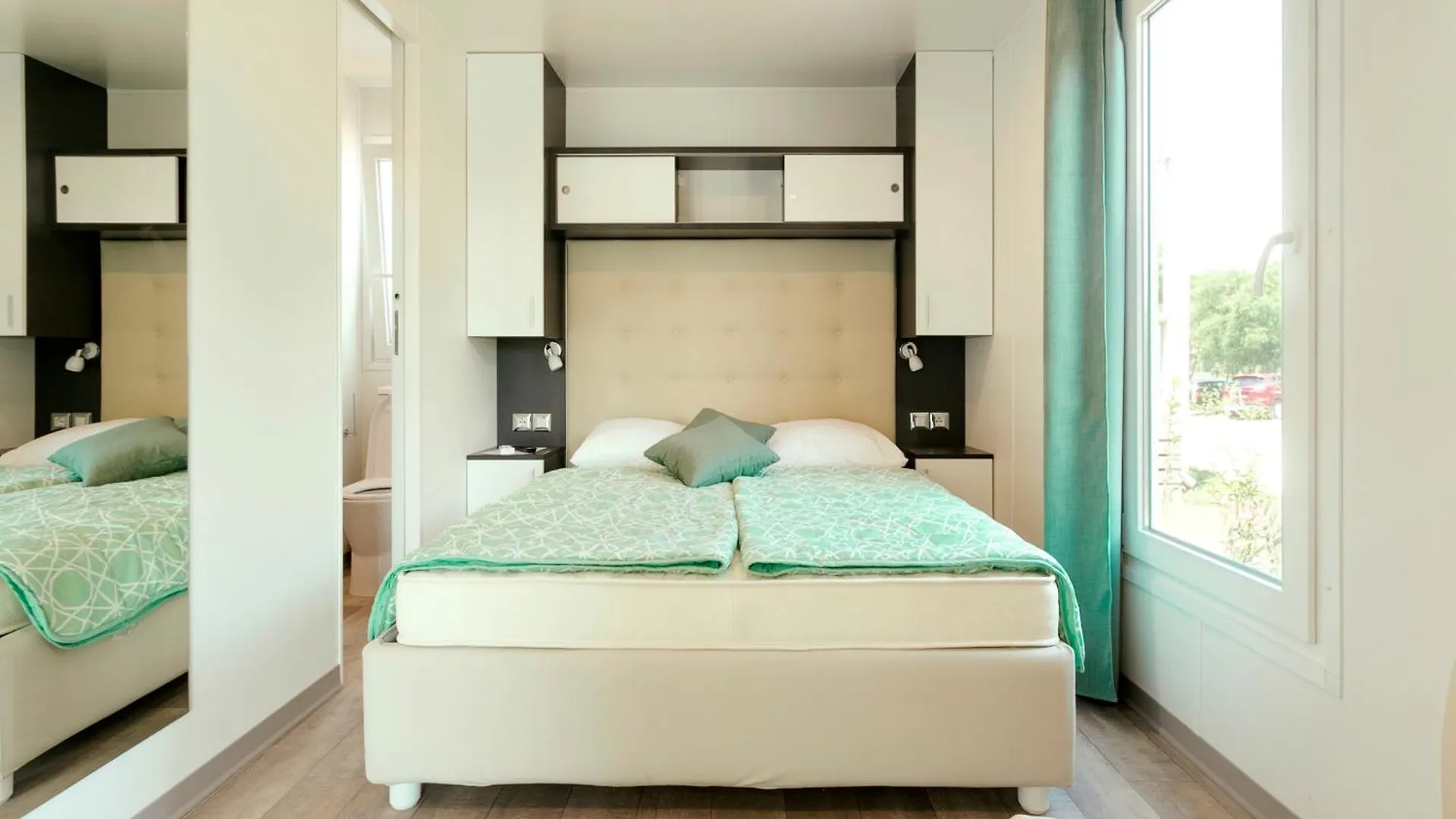 **** Holiday park Mobile Homes - Fkk Nudist Camping Solaris Tar-Vabriga Croatia