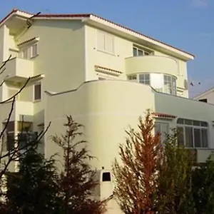 Luka Apartment
